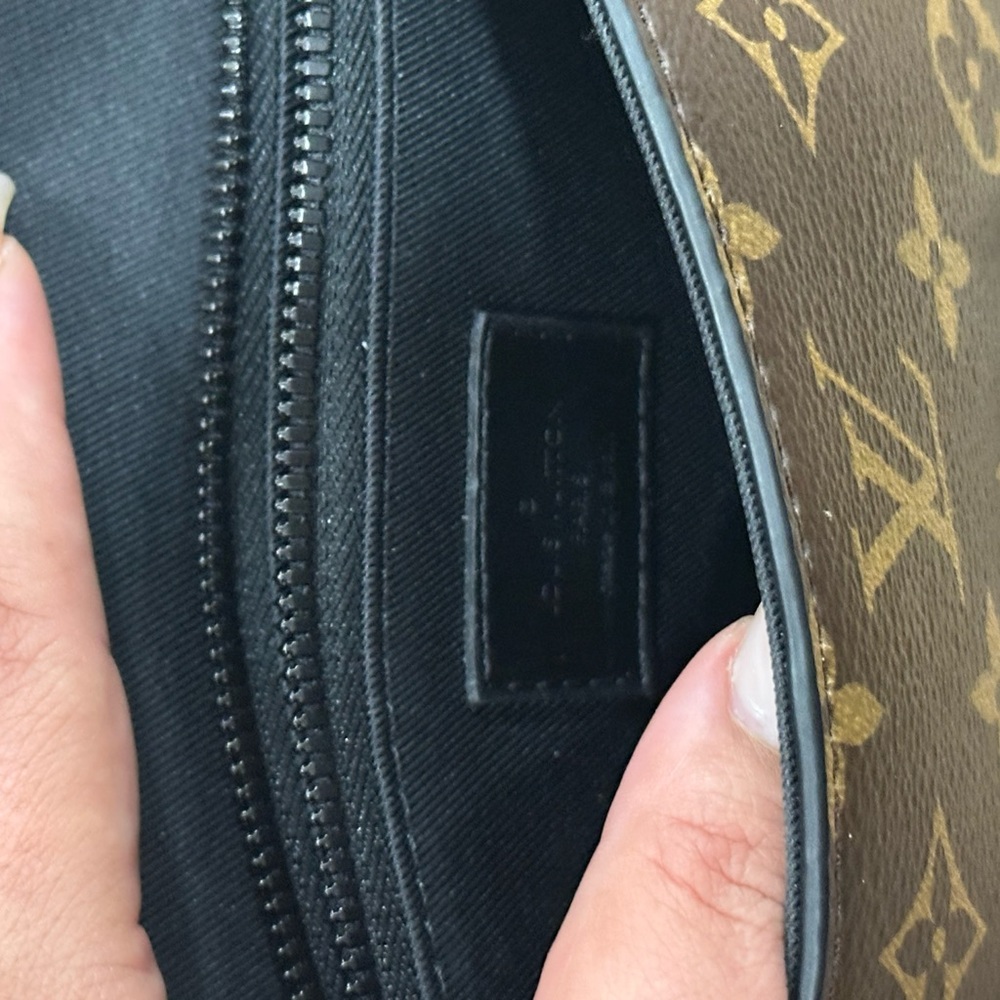 Authentic Louis Vuitton Fanny pack - Picture 2 of 9
